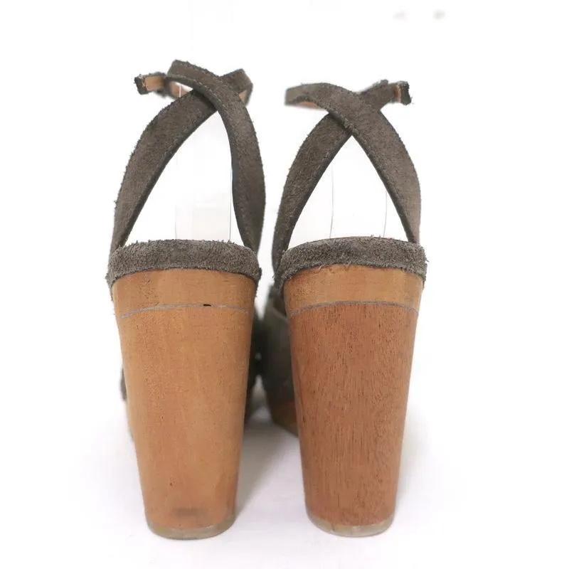 A Detacher Sandals Taupe Fringed Suede Size 6 Ankle Strap Platform Heels