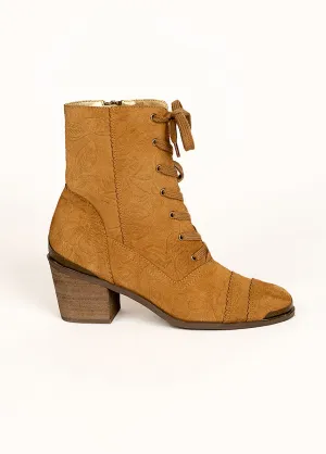 Bonnie Boot in Pecan
