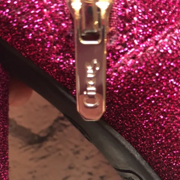 🔹Circus by Sam Edelman Sparkly Raspberry Booties