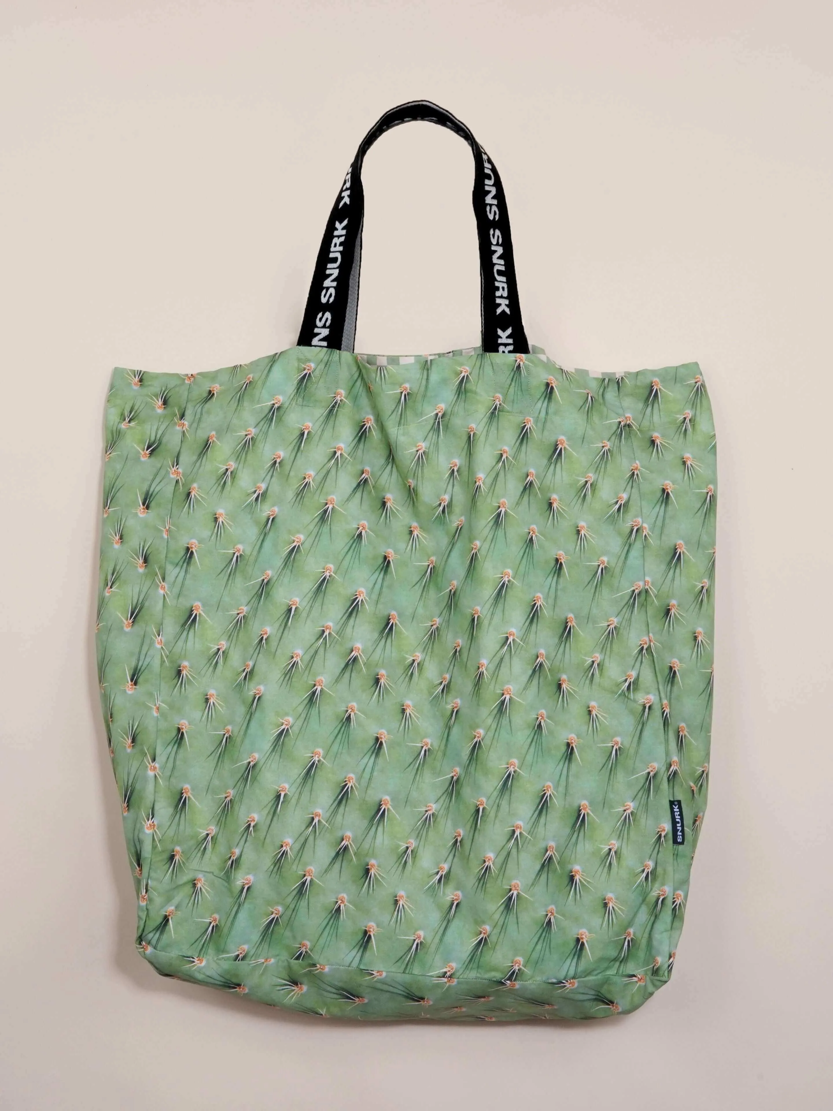 Cozy Cactus Shopper Xtra Large