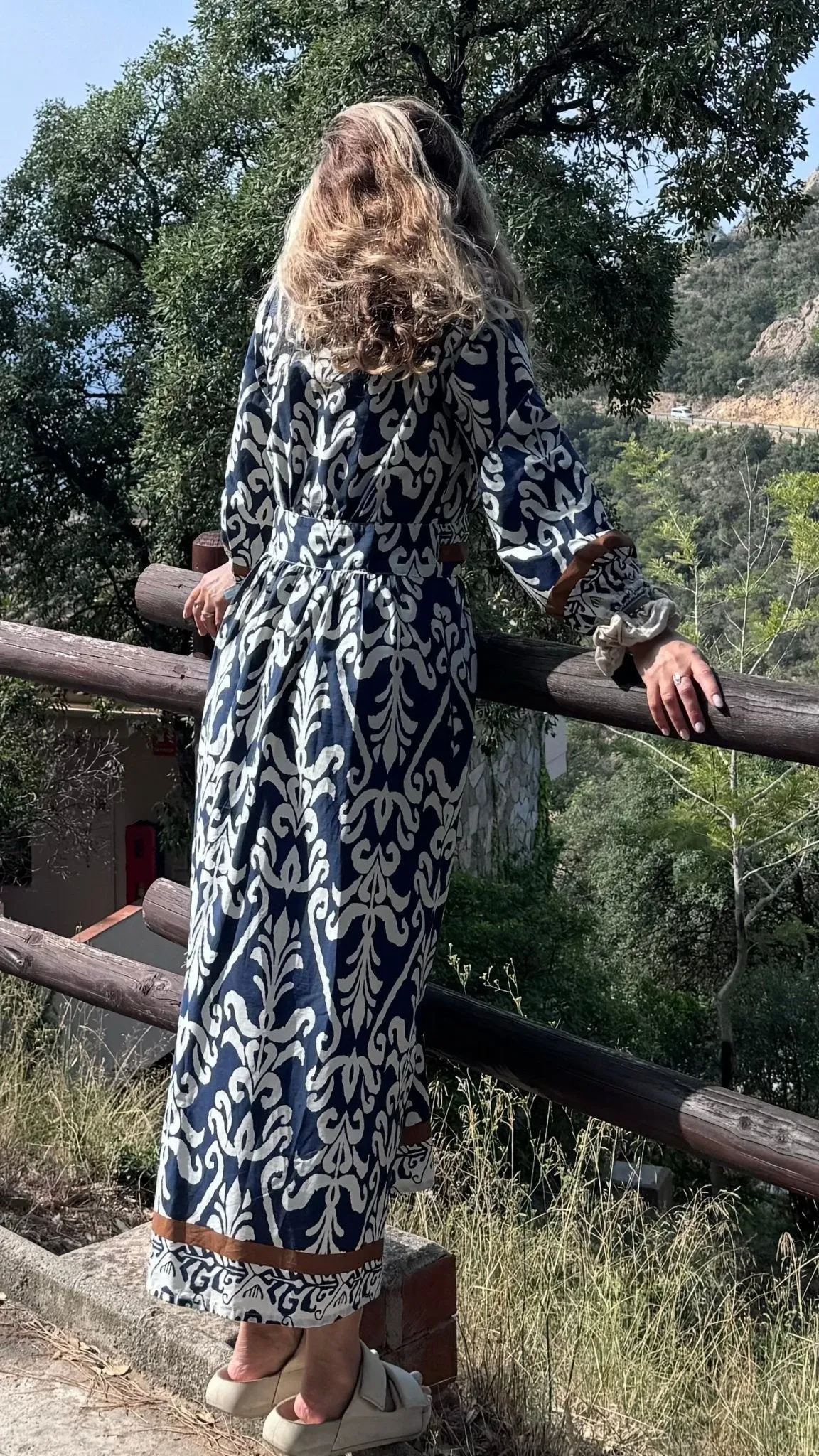 DAHAB KAFTAN Blue & White