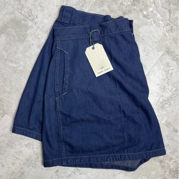 DENIM FAMILY LEVIS WOMENS SHORTS PLUS SIZE 36 DARK BLUE ORIGINALLY $248 MCM