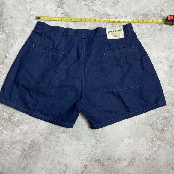 DENIM FAMILY LEVIS WOMENS SHORTS PLUS SIZE 36 DARK BLUE ORIGINALLY $248 MCM