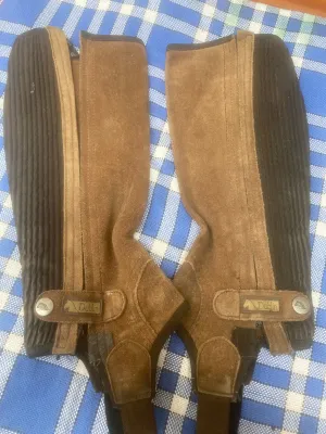 Dublin brown suede chaps Childs large 🟢
