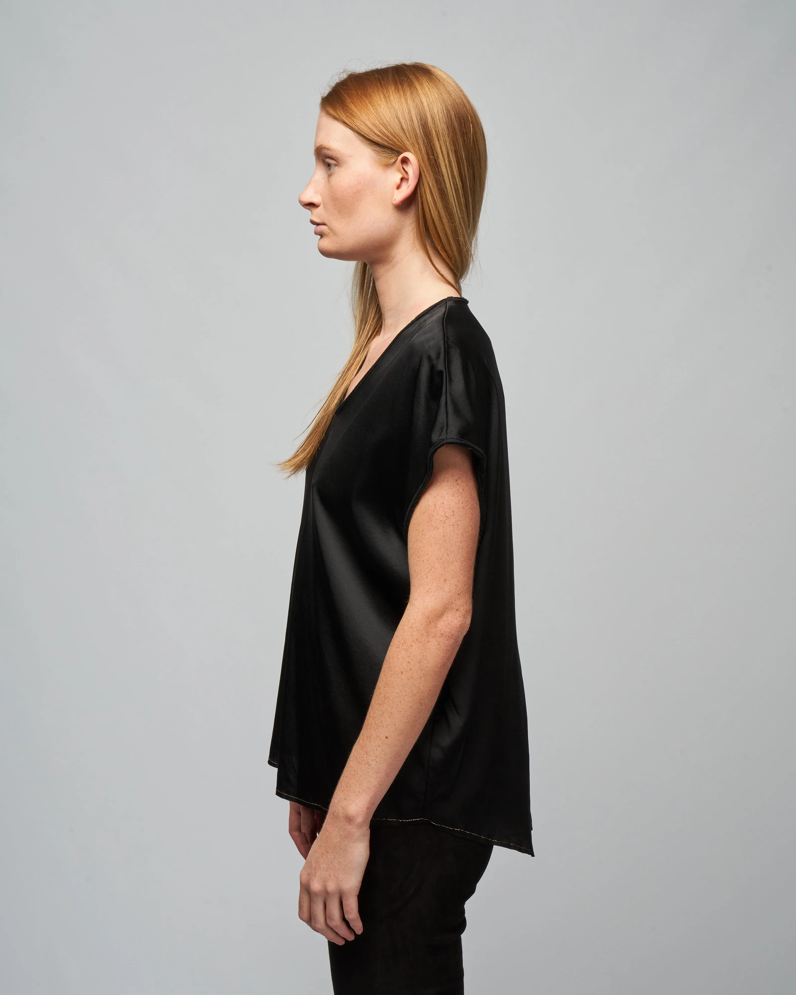 ellie sloppy-v tee - jet