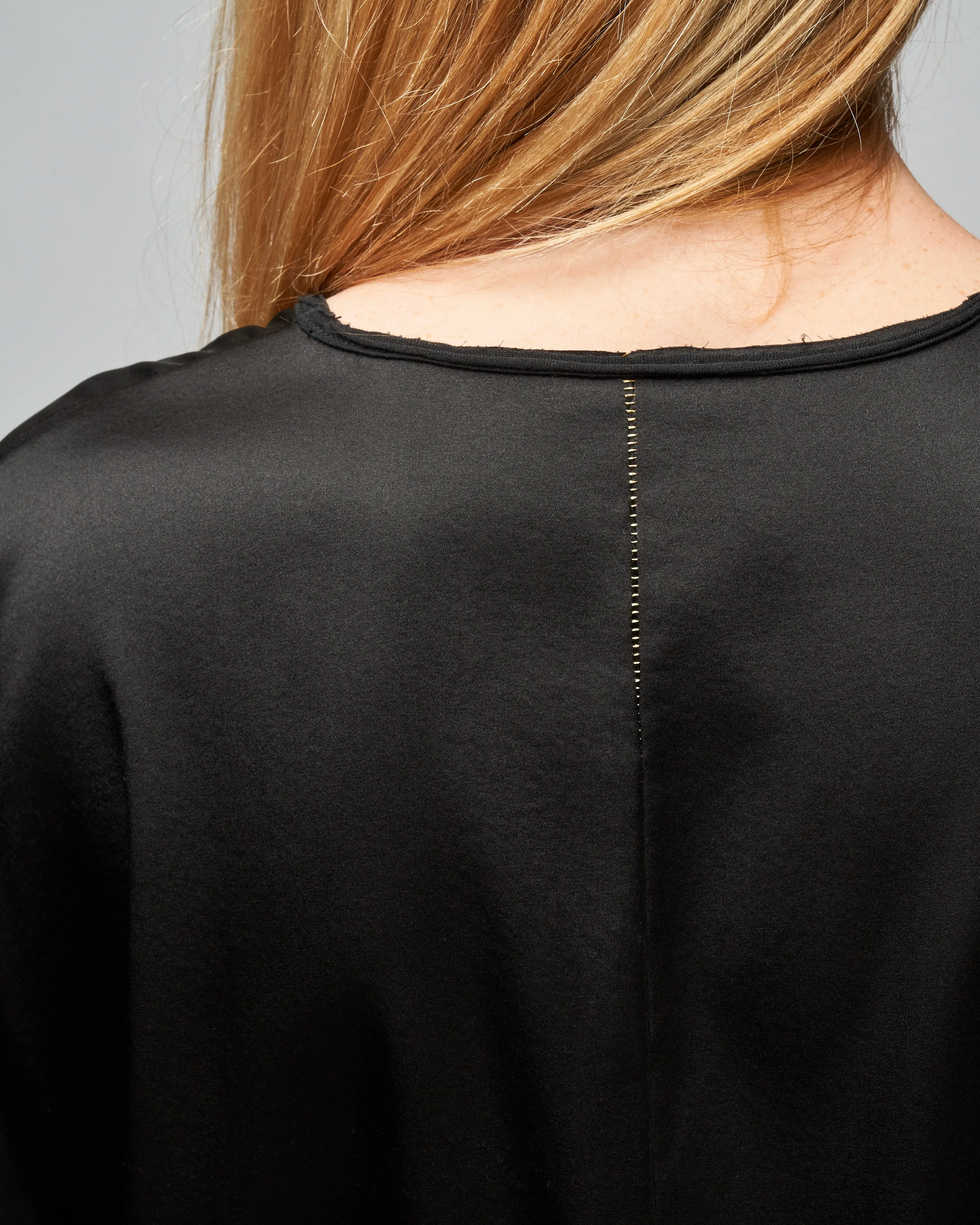 ellie sloppy-v tee - jet
