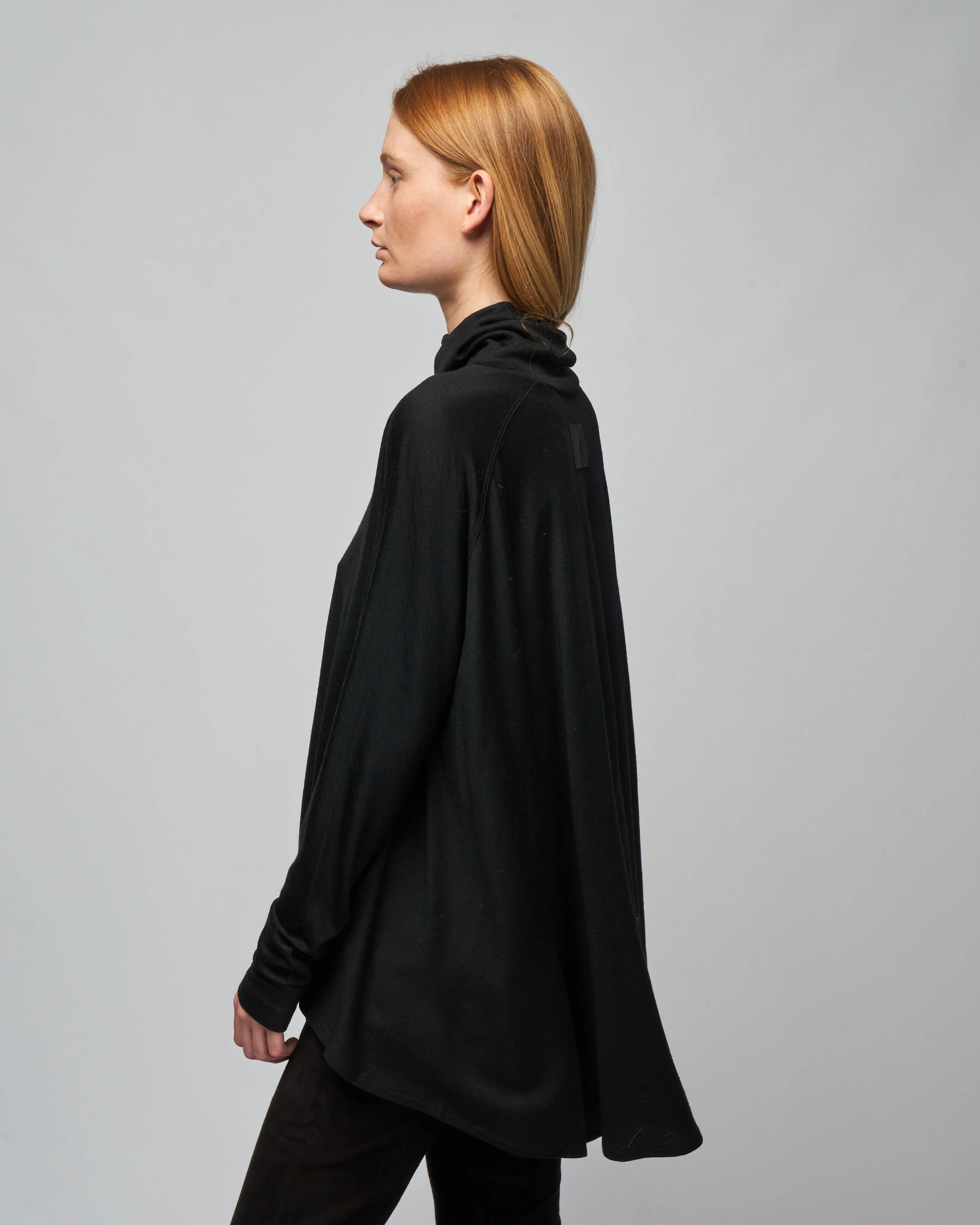elyse flair high-neck top - black