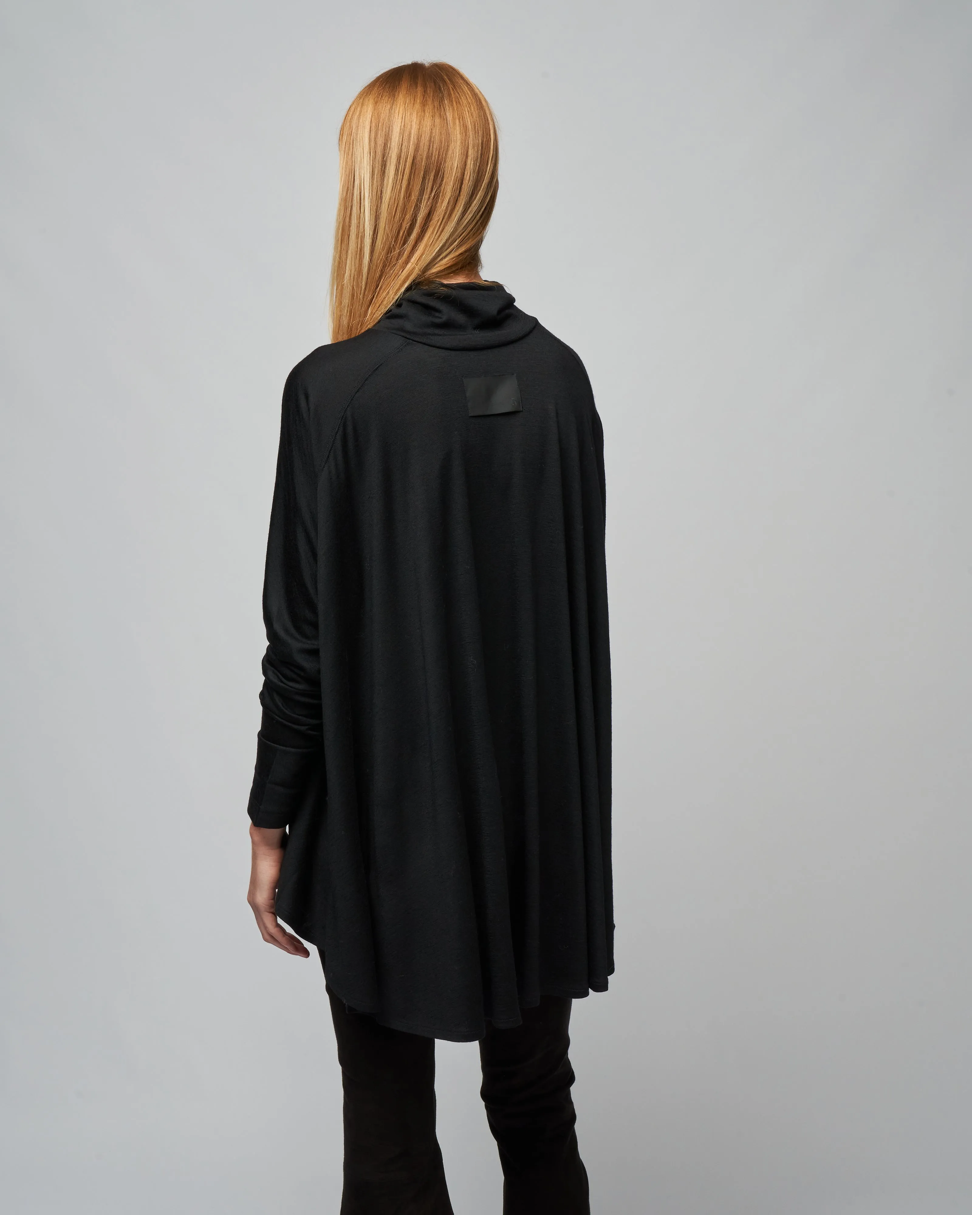 elyse flair high-neck top - black