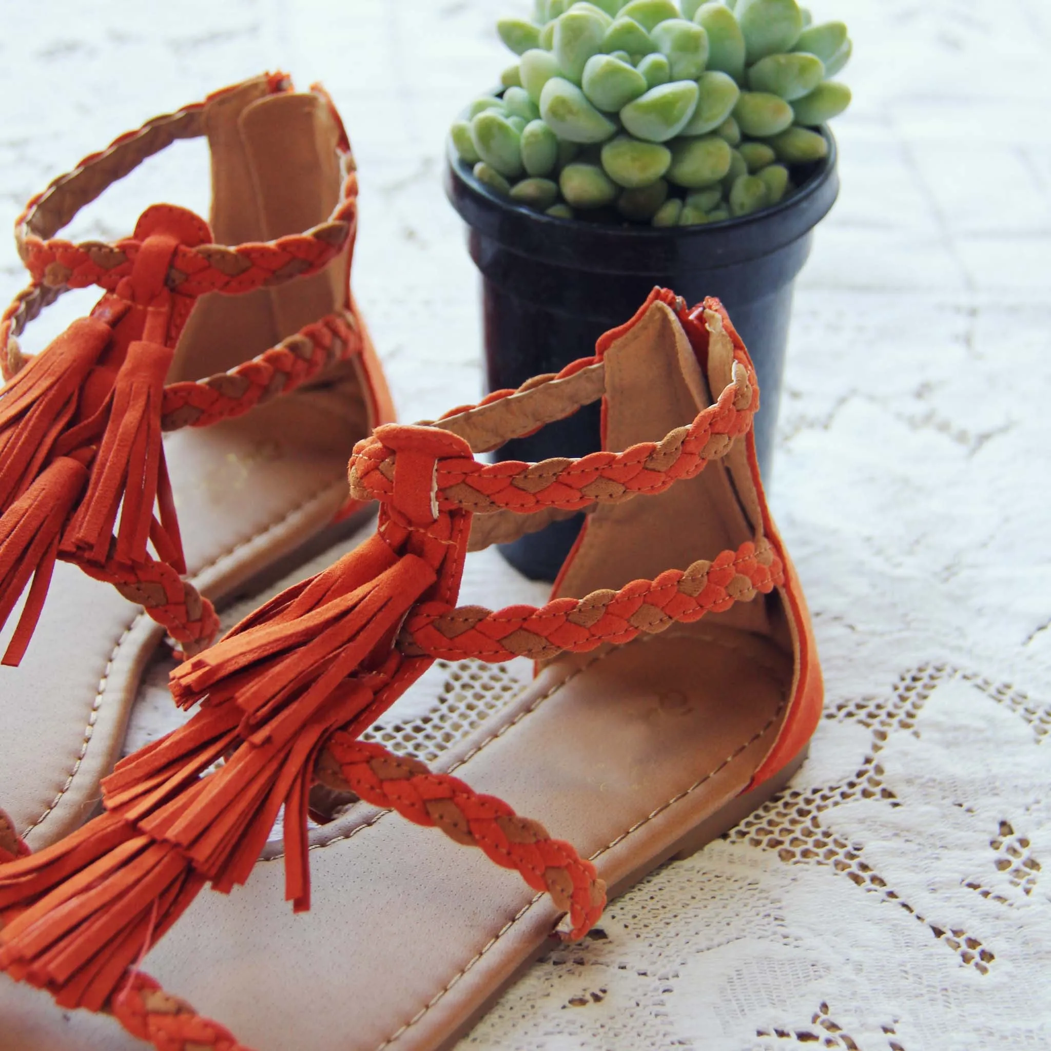 Fescue Fringe Sandals