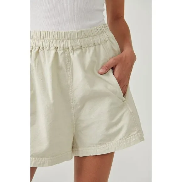 FREE PEOPLE NWT Get Free Poplin Pull On Shorts / Nilla Cream