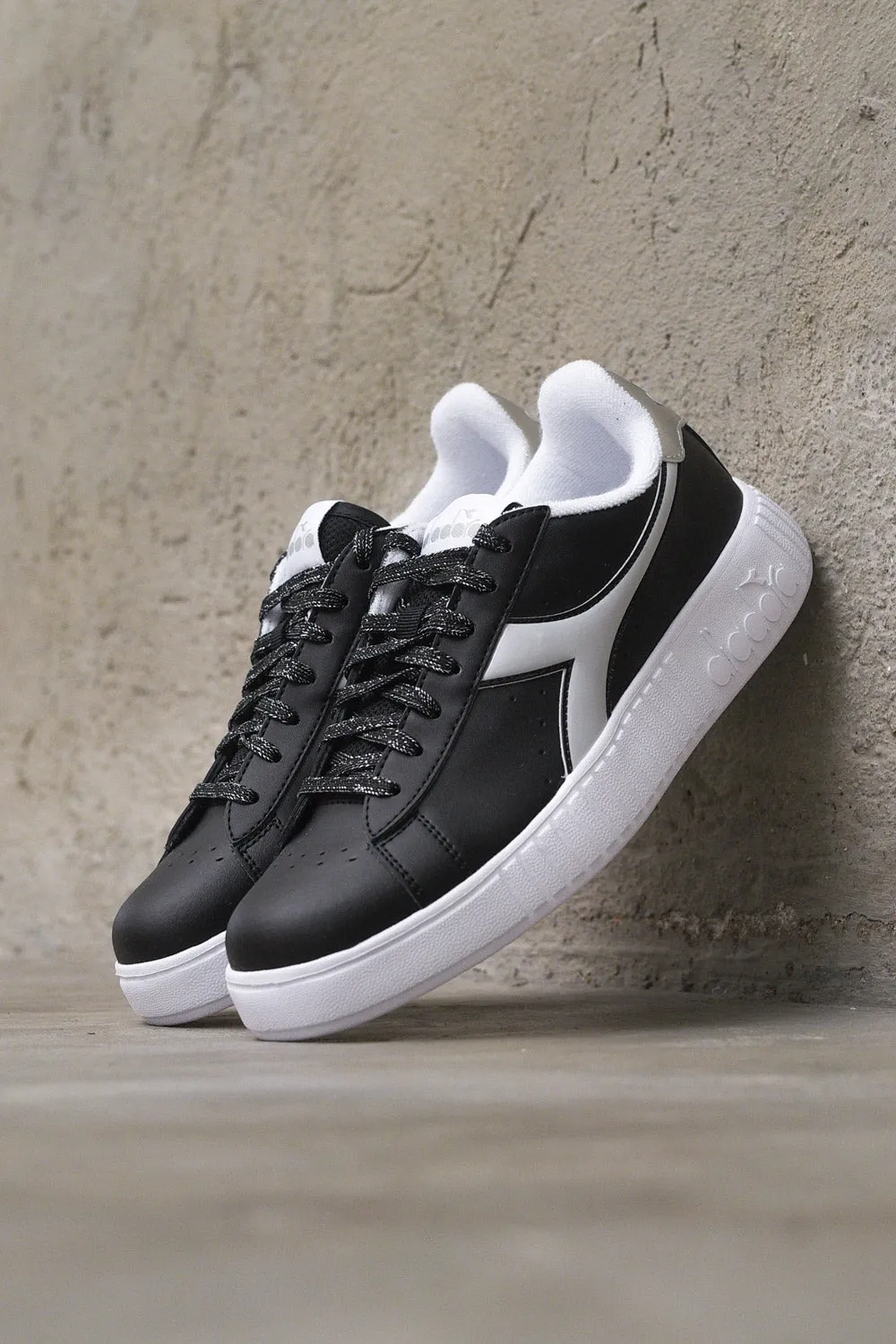 Game P Step - Black/Silver