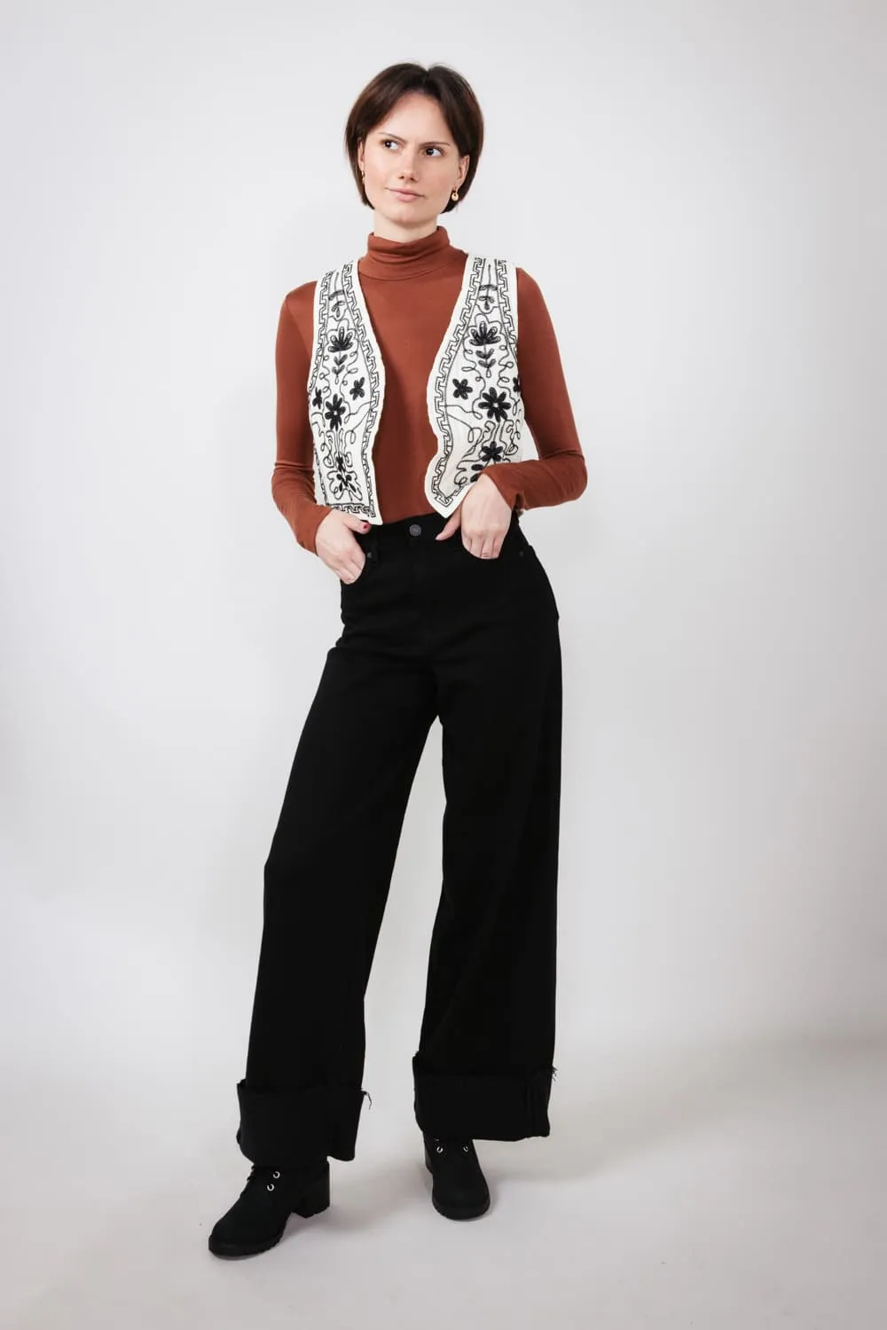 Hidden High Rise Clean Stretch Wide Leg Jeans for Women in Black | HD9358-BLK