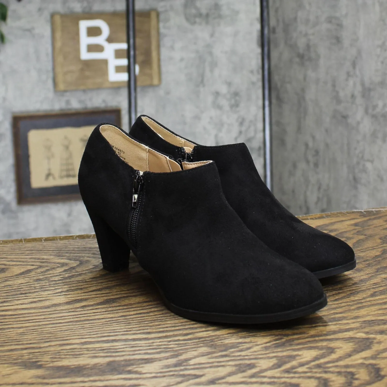 Journee Collection Womens Sanzi Faux Suede Booties SANZI Black 8.5M