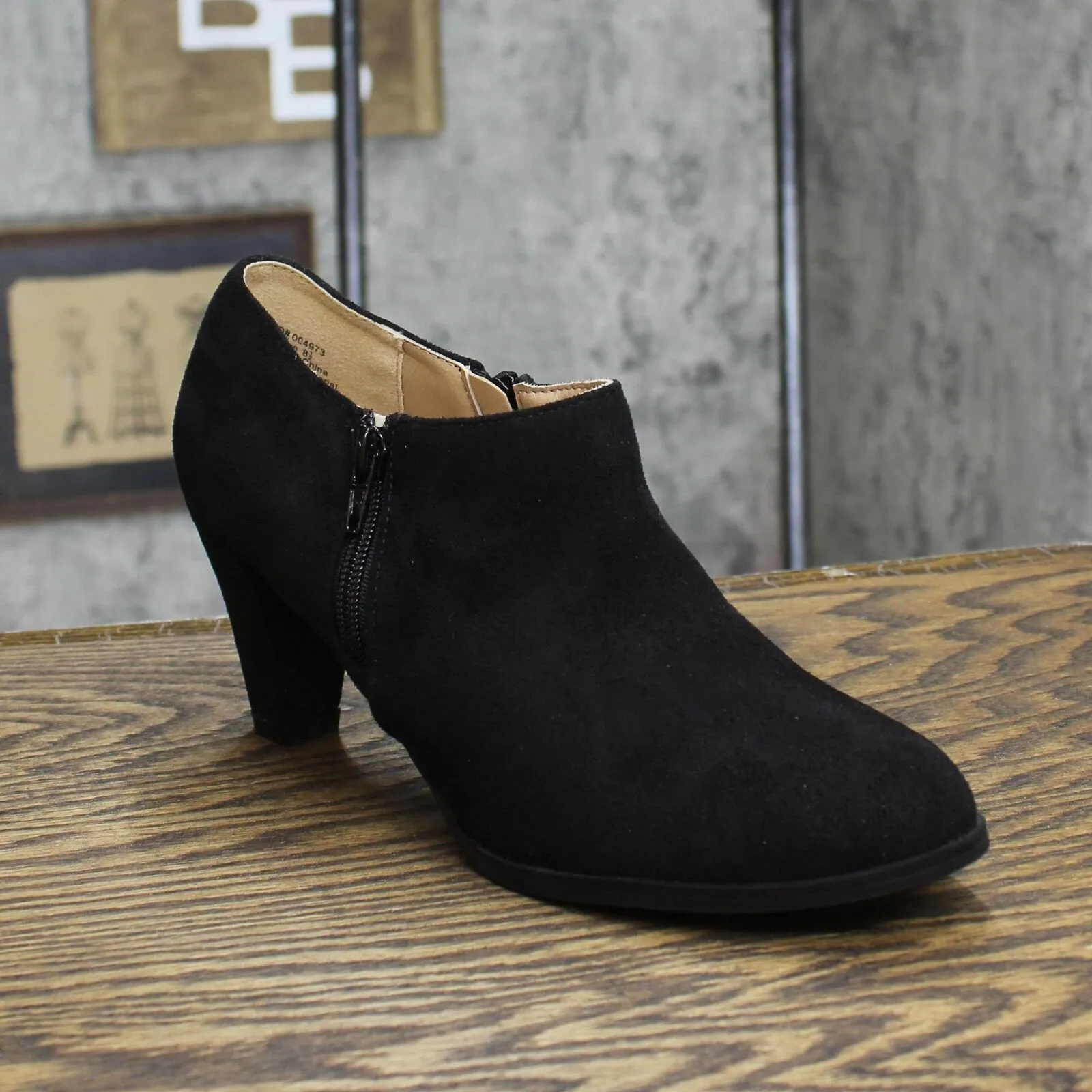 Journee Collection Womens Sanzi Faux Suede Booties SANZI Black 8.5M