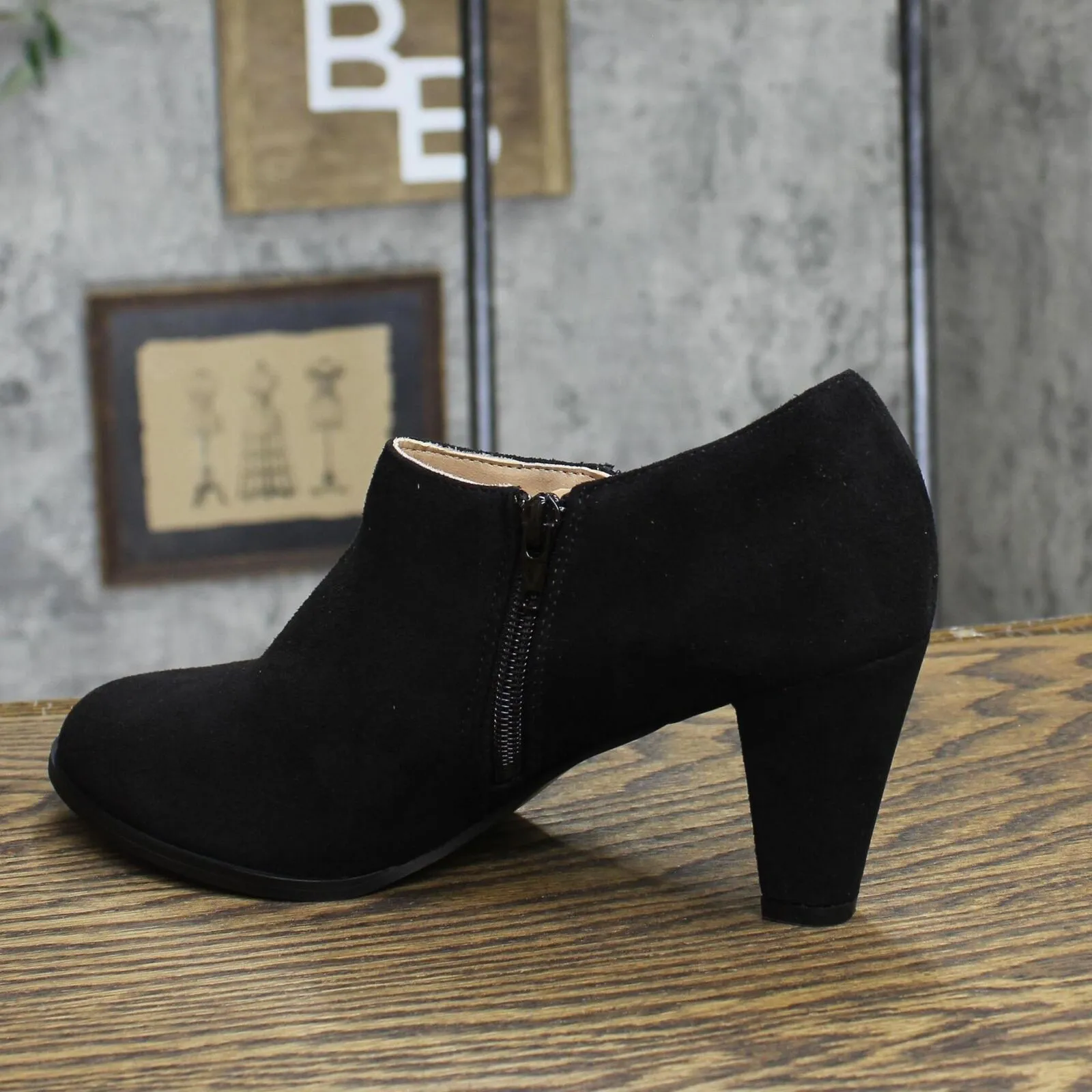 Journee Collection Womens Sanzi Faux Suede Booties SANZI Black 8.5M