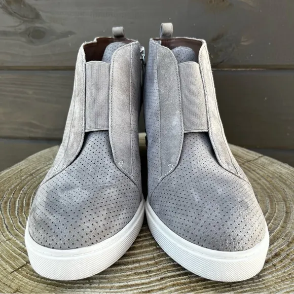 Linea Paolo Felicia Perforated Suede Wedge Booties Sneaker Gray Size 9