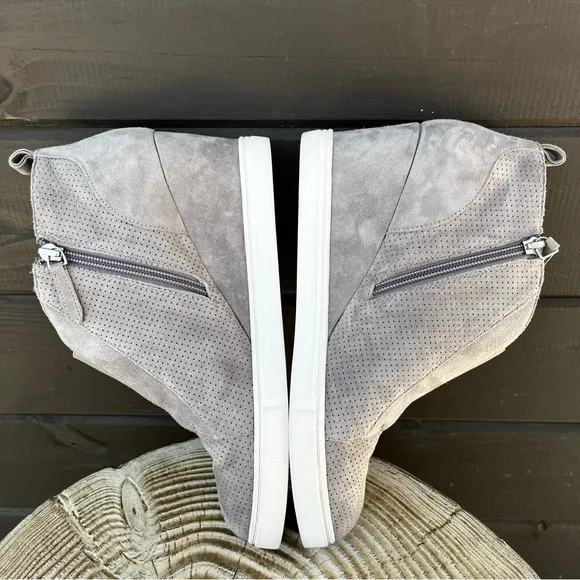 Linea Paolo Felicia Perforated Suede Wedge Booties Sneaker Gray Size 9
