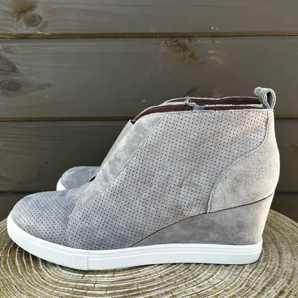 Linea Paolo Felicia Perforated Suede Wedge Booties Sneaker Gray Size 9