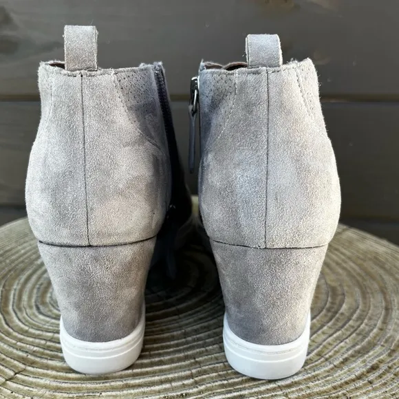 Linea Paolo Felicia Perforated Suede Wedge Booties Sneaker Gray Size 9