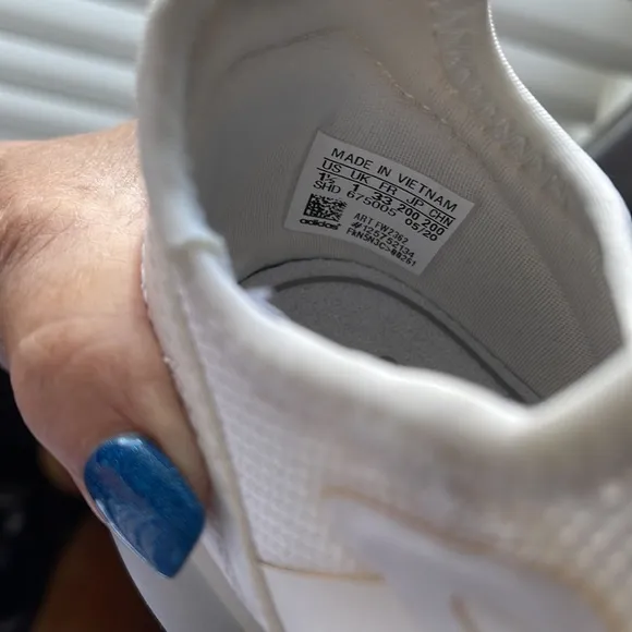 New Adidas NMD_V3 Boys Sneakers 1.5 Y