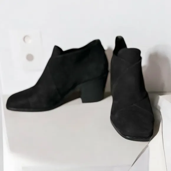 NEW Eileen Fisher Irwin Black Suede Bootie Women's Size 5 or  Big Girl Size 3