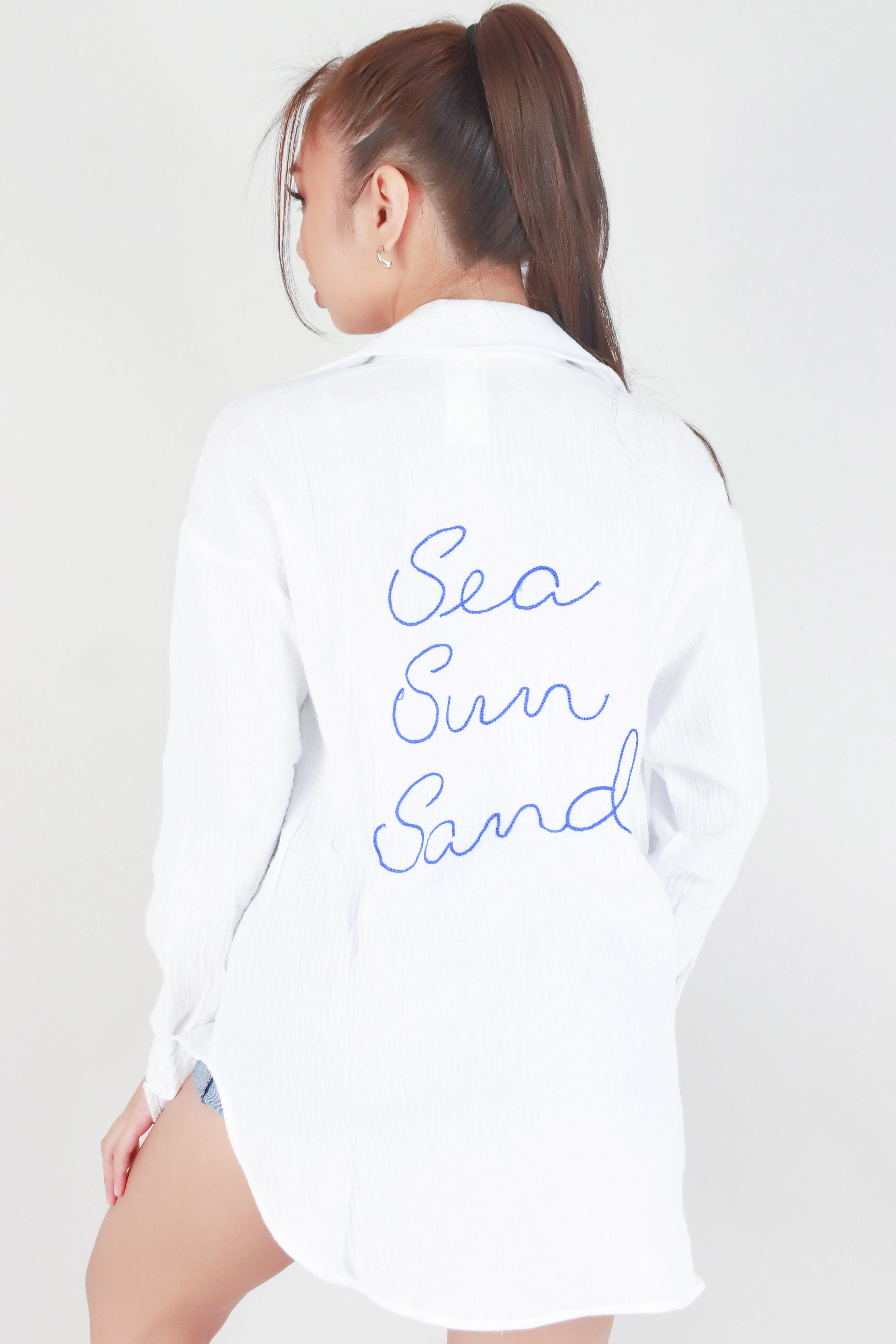 SEA SUN SAND BUTTON DOWN TOP