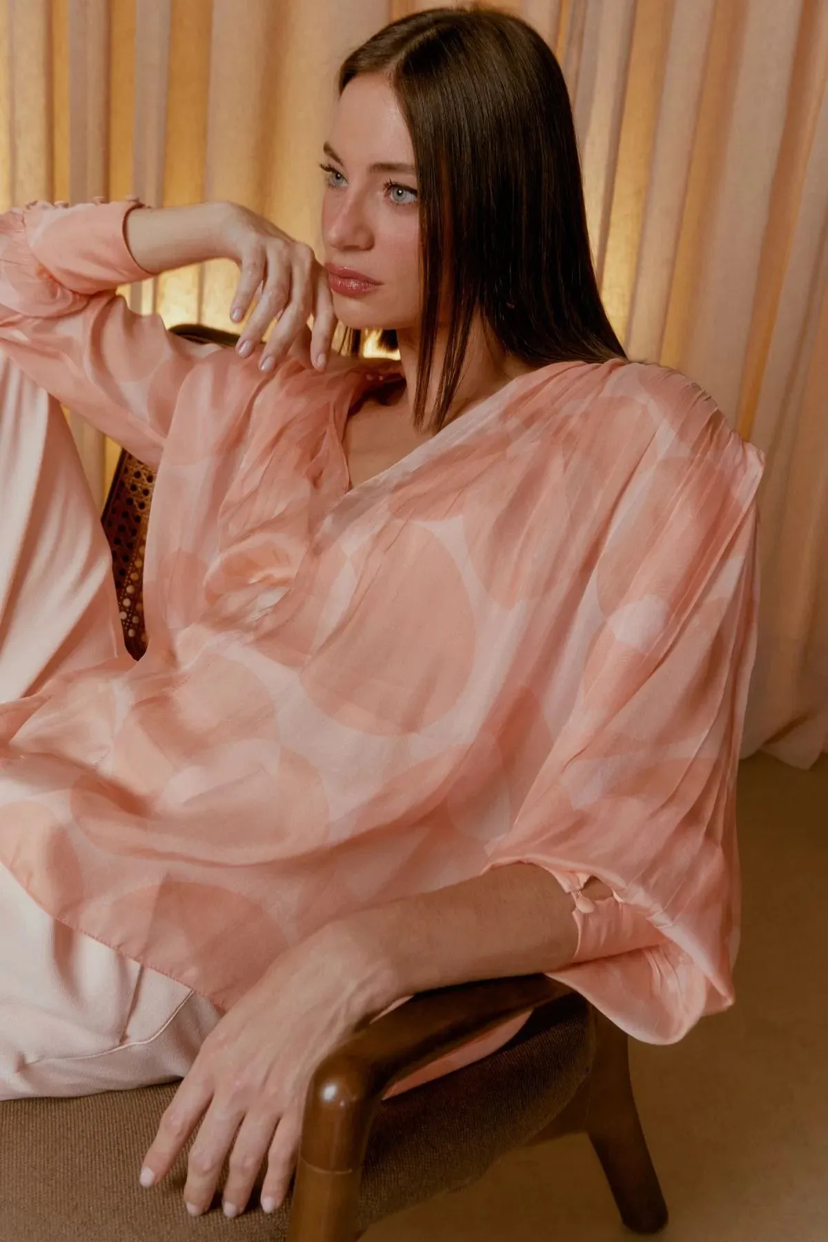 SPOTLIGHT BLOUSE