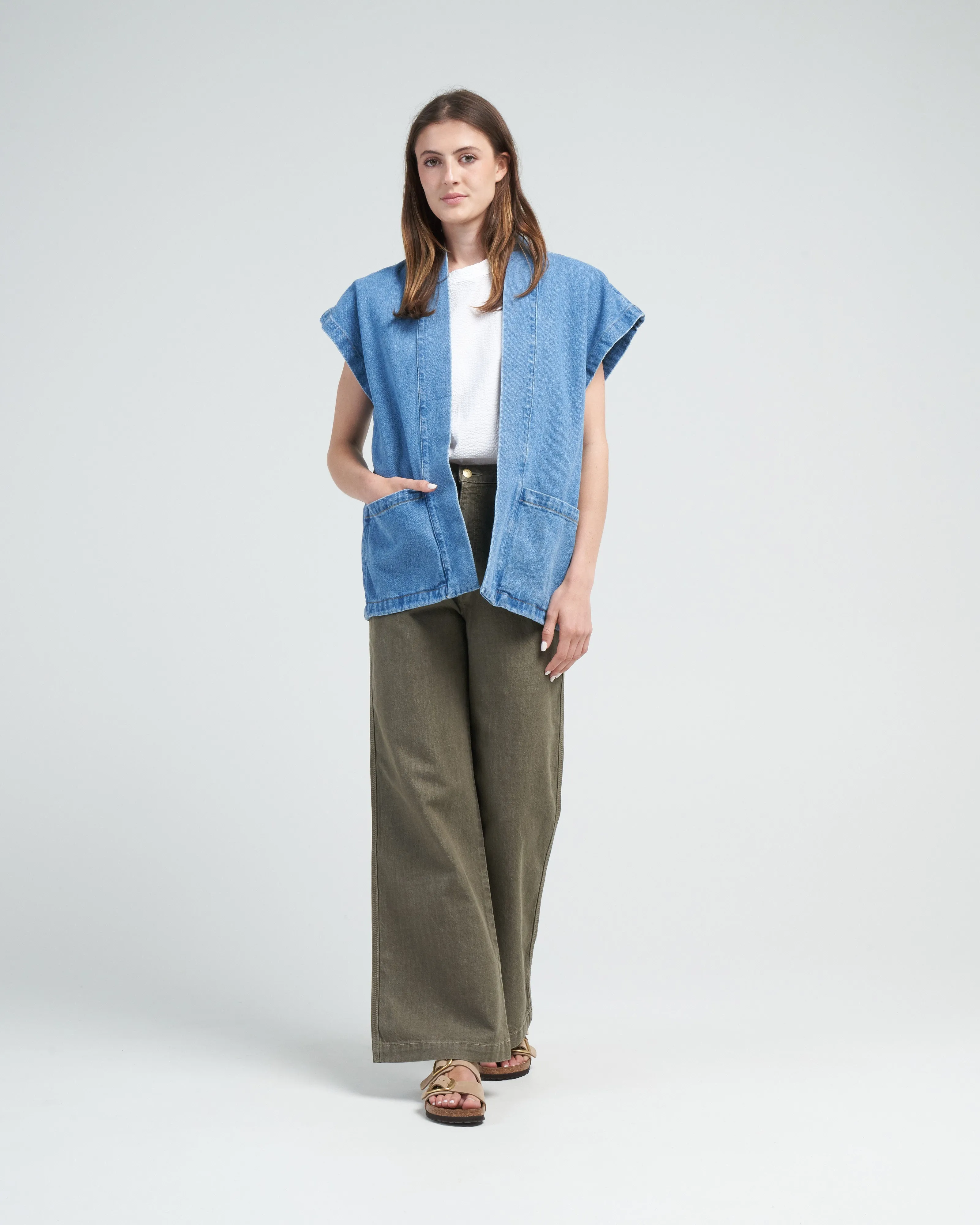 uno sleeveless jacket - bleach wash denim