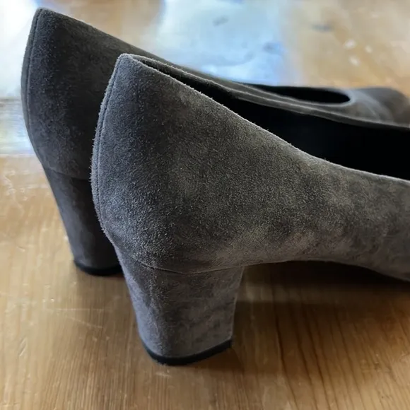 VANELI Dank Grey Suede Pump Size 7 1/2