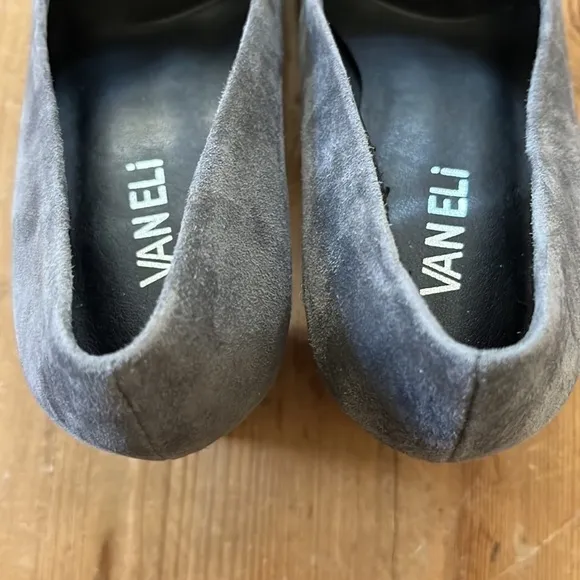 VANELI Dank Grey Suede Pump Size 7 1/2