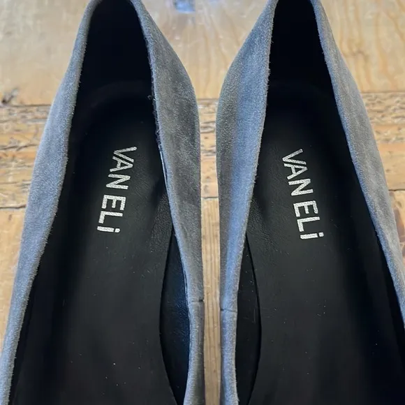 VANELI Dank Grey Suede Pump Size 7 1/2
