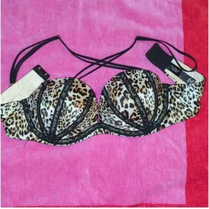 Victoria’s Secret bra bombshell cheetah print