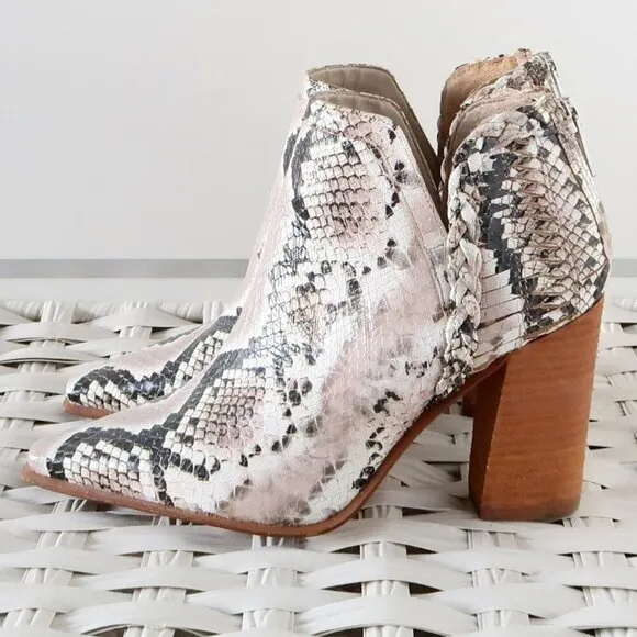 Vince Camuto Delsimba Neutral Snakeskin Leather Block Heel Ankle Boots Booties